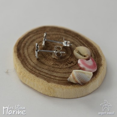 Clous d'oreilles triskel lisse