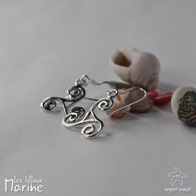 Boucles d'oreilles pendantes Triskel classique